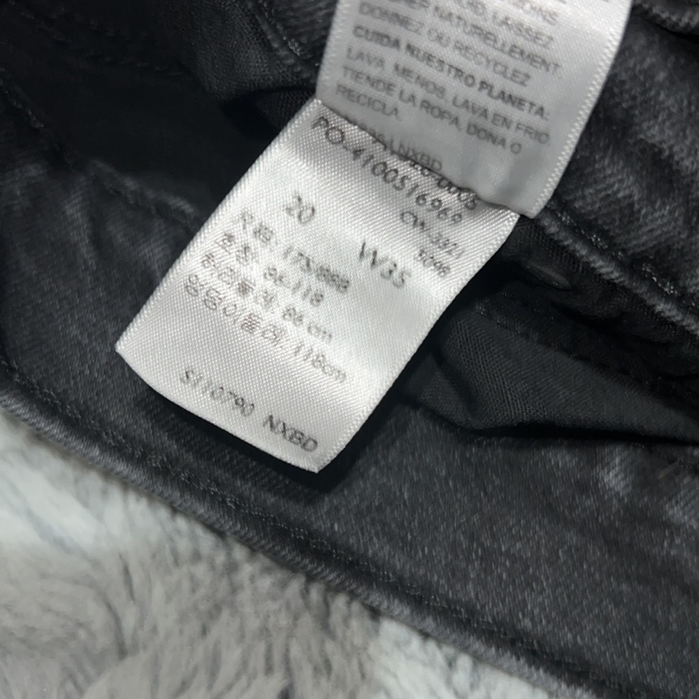 Levi High Rise Shorts - Picture 4 of 5